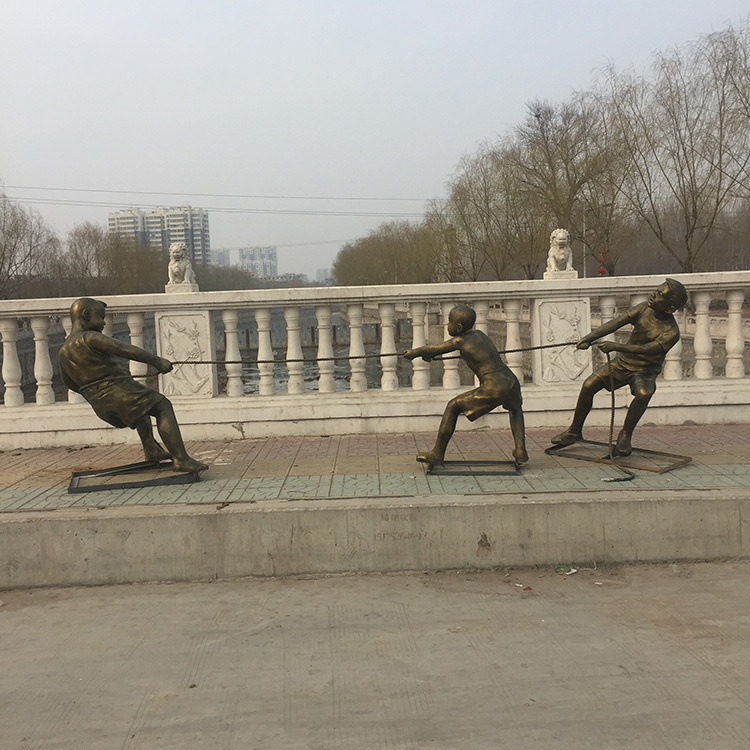 玻璃钢掰手腕雕塑,小孩嬉戏玩耍雕塑,童年主题雕塑