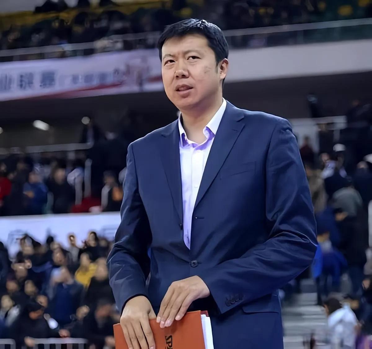 2001年他闯入nba有多难?王治郅为中国篮球砸开第一扇门!