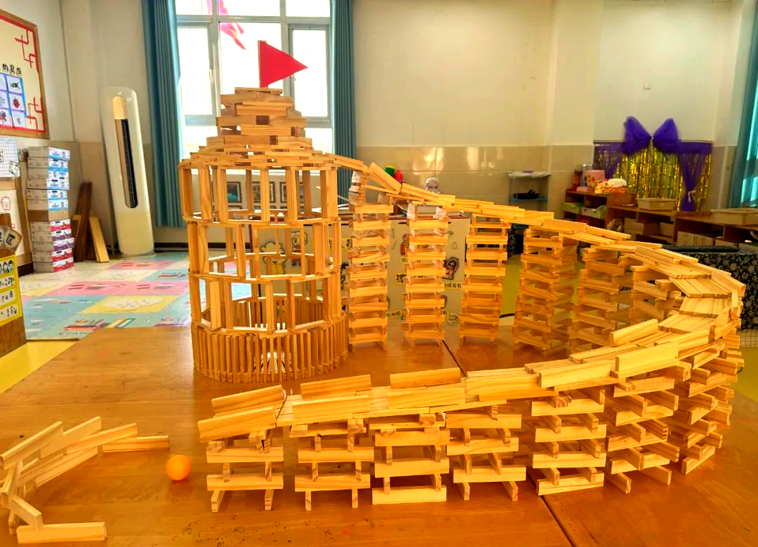崔家集中心幼儿园开展阿基米德积木搭建教研活动