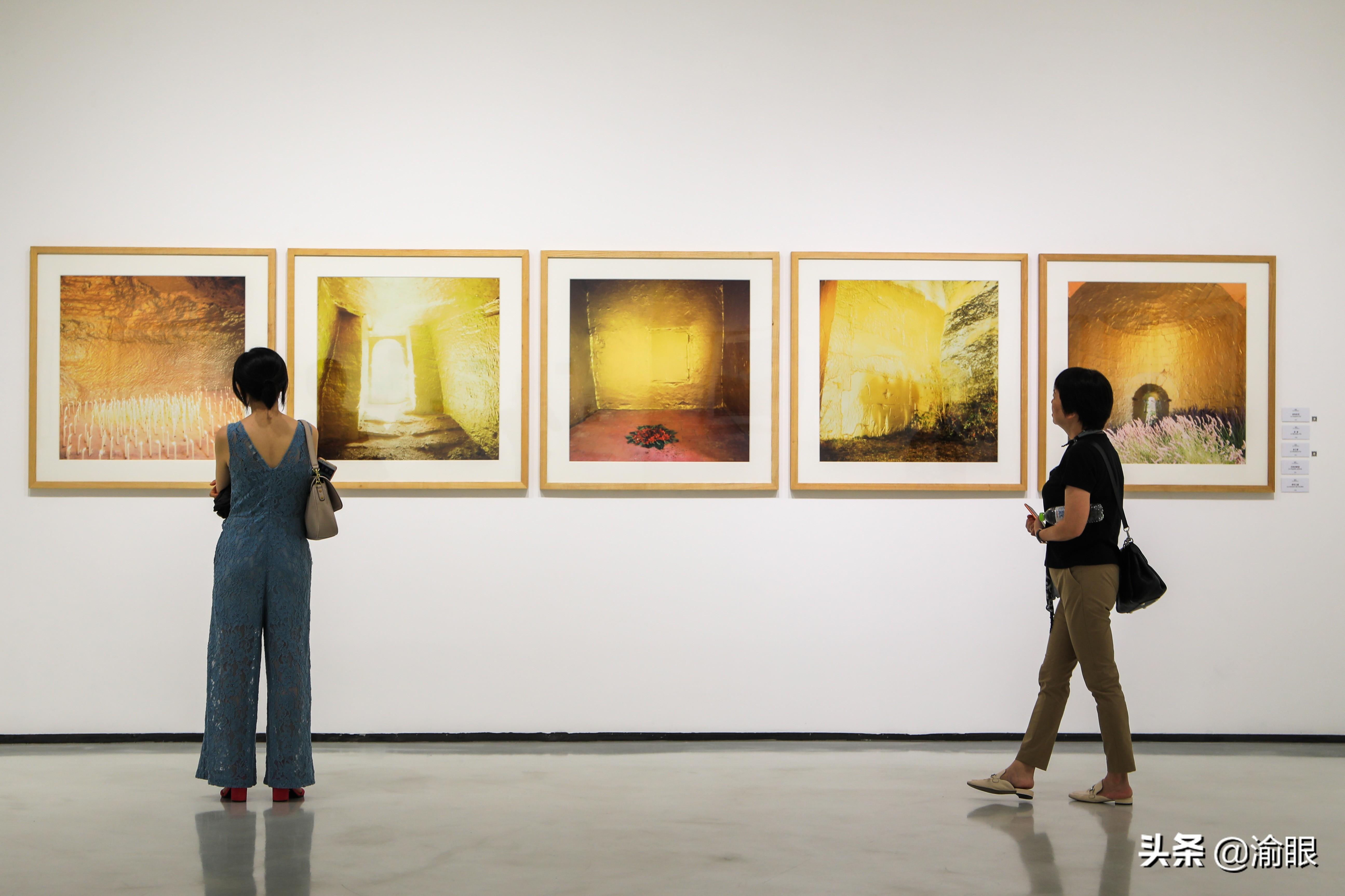 法国观念摄影大师贝尔纳·弗孔影展亮相川美,持续至10月10日