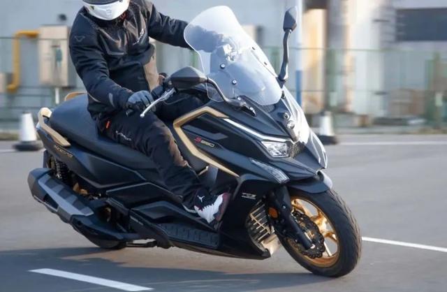 简评光阳推出2023款赛艇s350︱喜忧参半