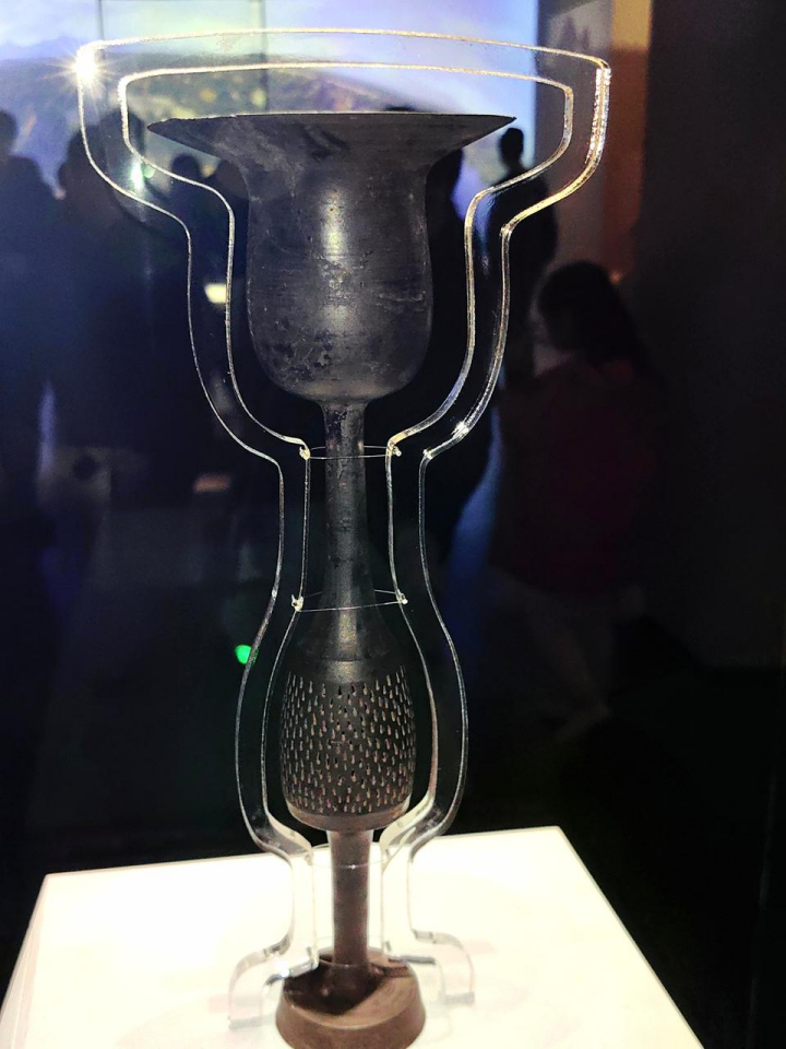 上手飘忽重若万钧,蛋壳黑陶高柄杯获评山东文物标识实物原型