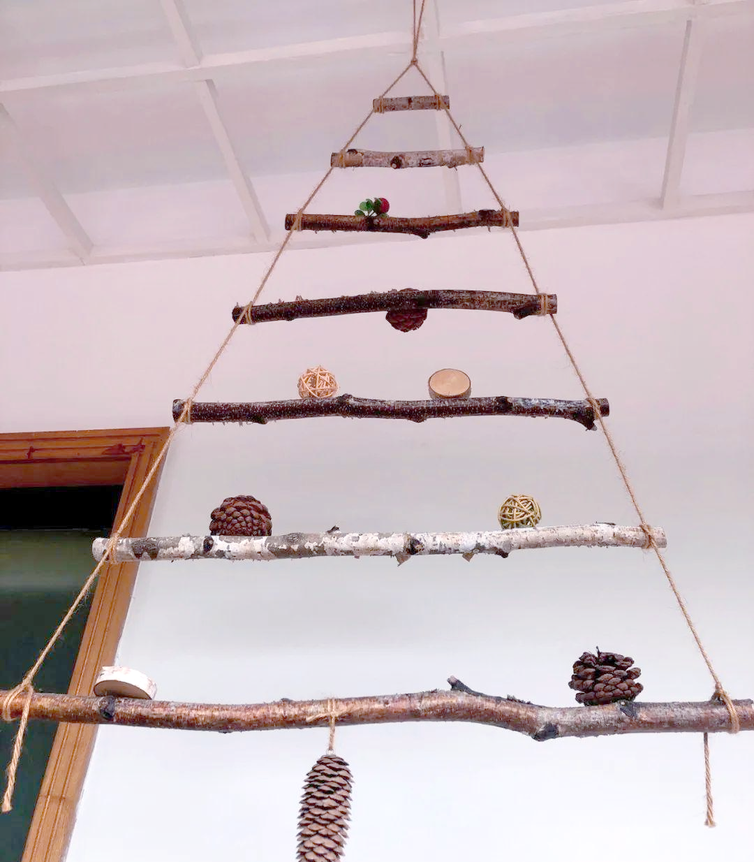 主题环创吊饰:匠心独运,点亮空间的艺术