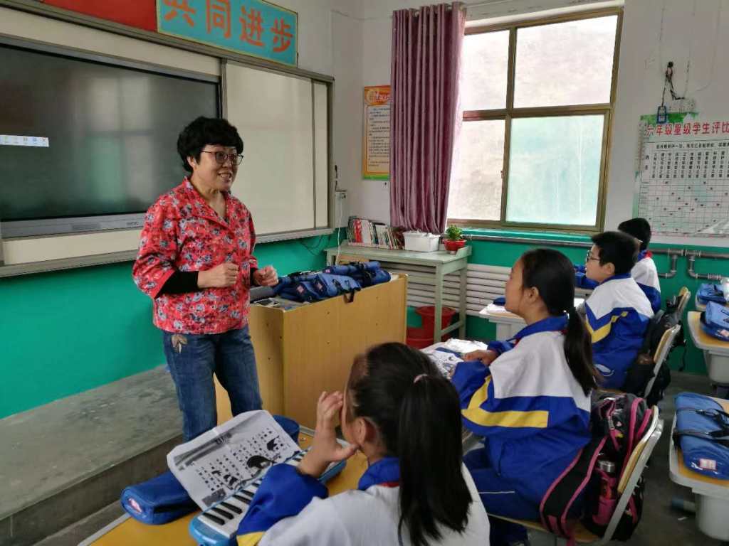 深读周刊·人物丨对话刘建文:从北京到阜平支教的"老校长"