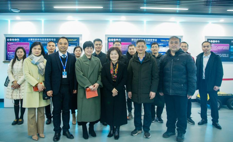 民进株洲市主委陈艳娟一行赴株洲人工智能学校检查指导