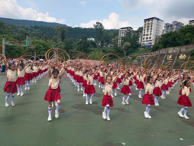 南江县正直小学举行"童心向党·筑梦未来"2023年庆"六·一"活动