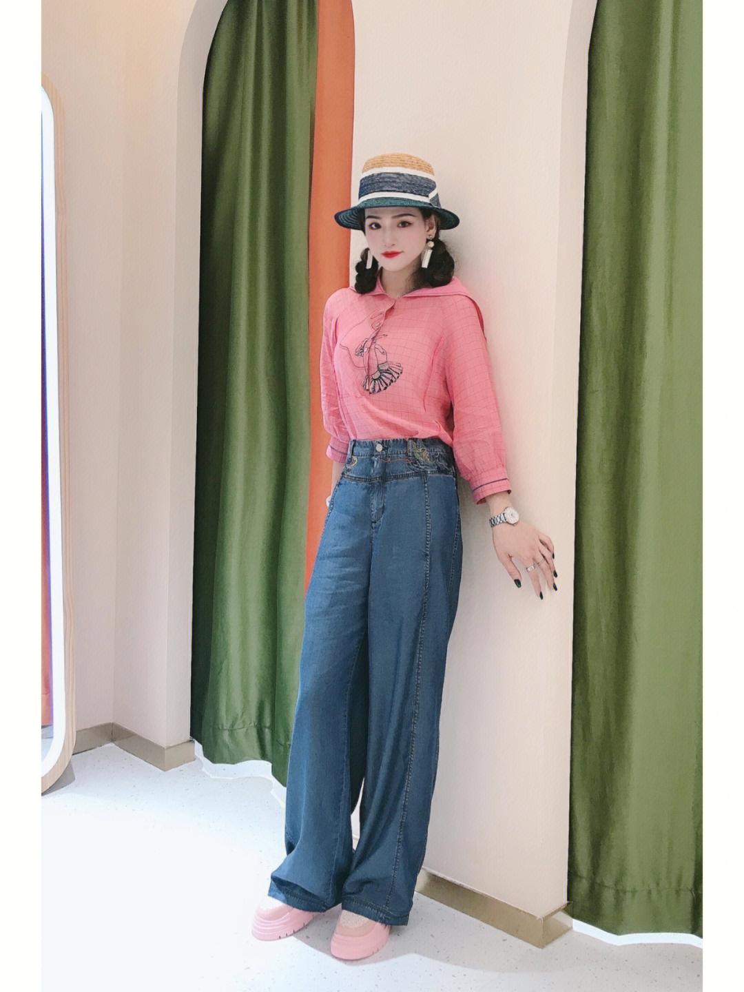 直筒裤配什么上衣?