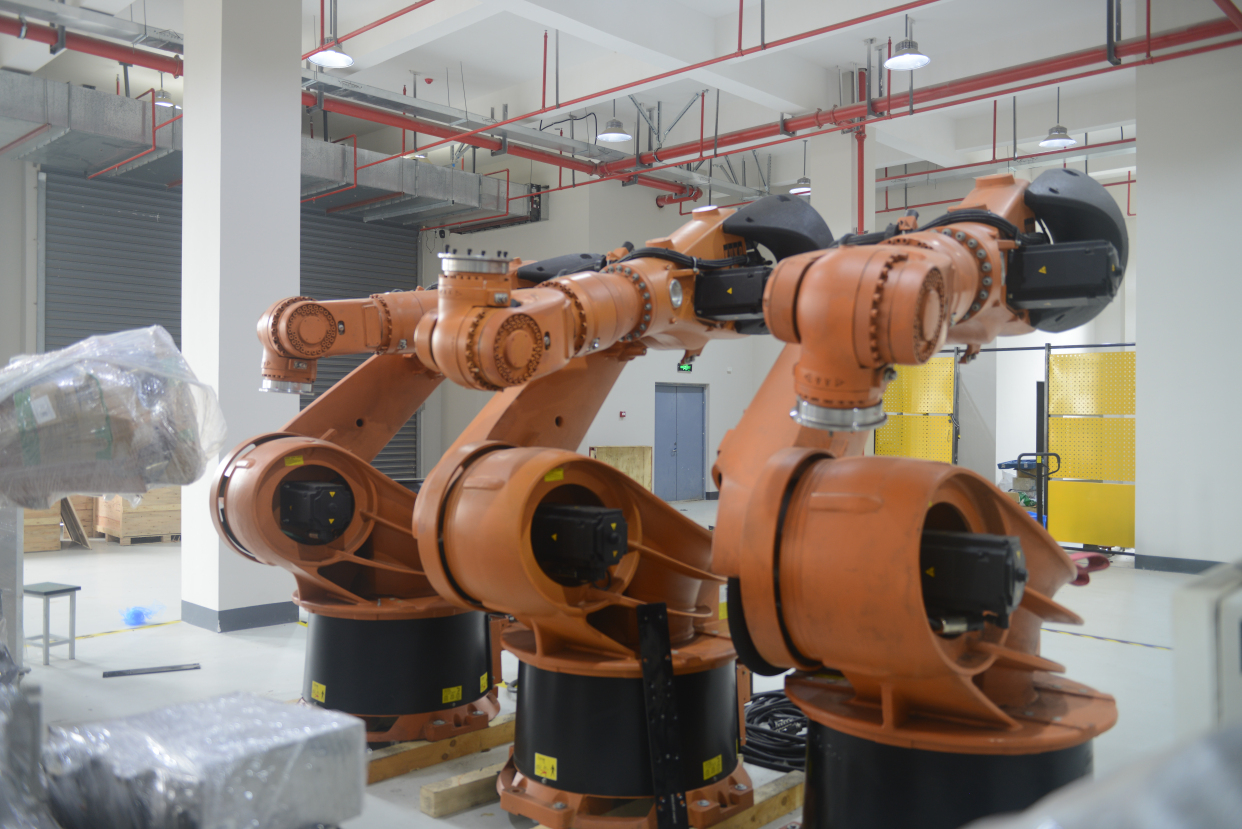 二手工业机器人铸造行业解决方案助力企业发展