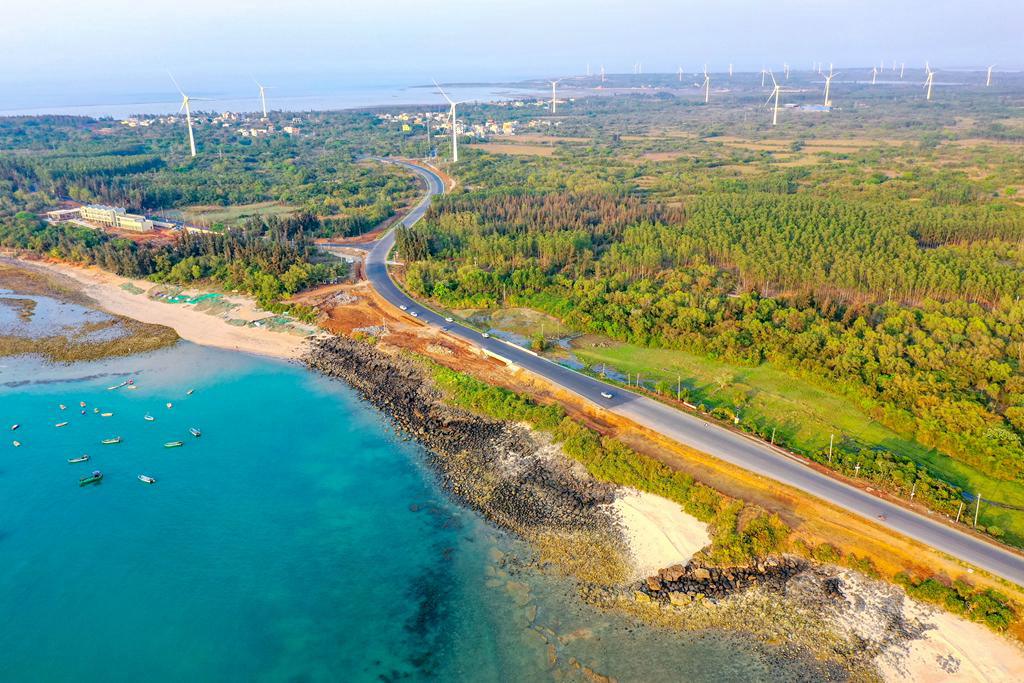 海南儋州環島旅遊公路段:夕陽西下 美景如畫