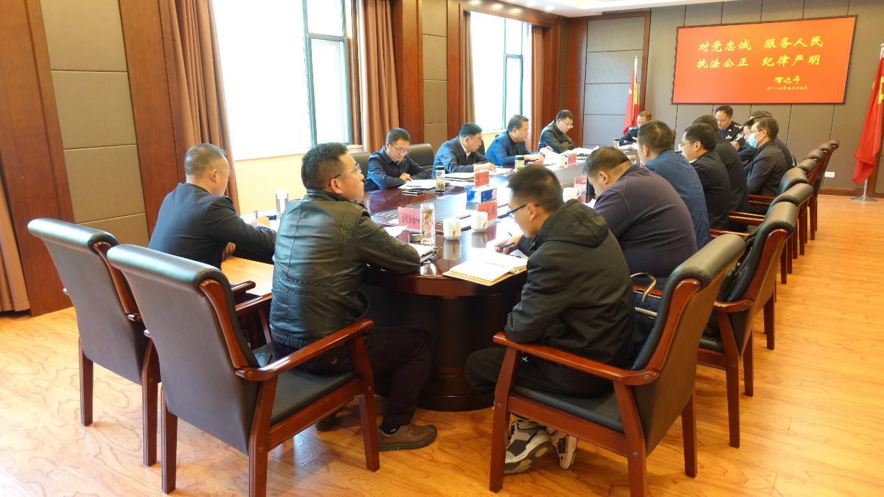 师利龙在调研特区公安工作时强调:牢固树立为民服务意识全力护航经济