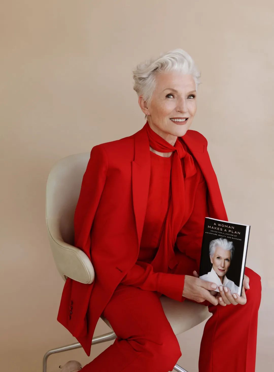 马斯克的母亲maye musk