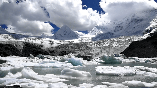 高原冰川融化