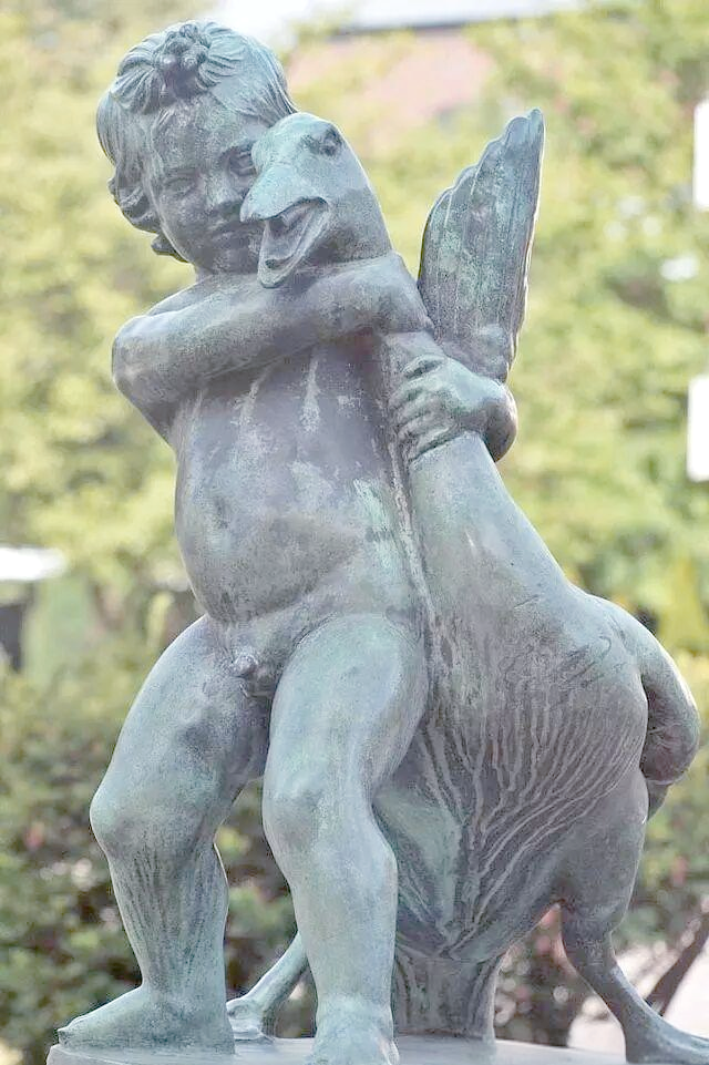 古罗马《抓鹅的小男孩》雕塑及其背后的古希腊遗产