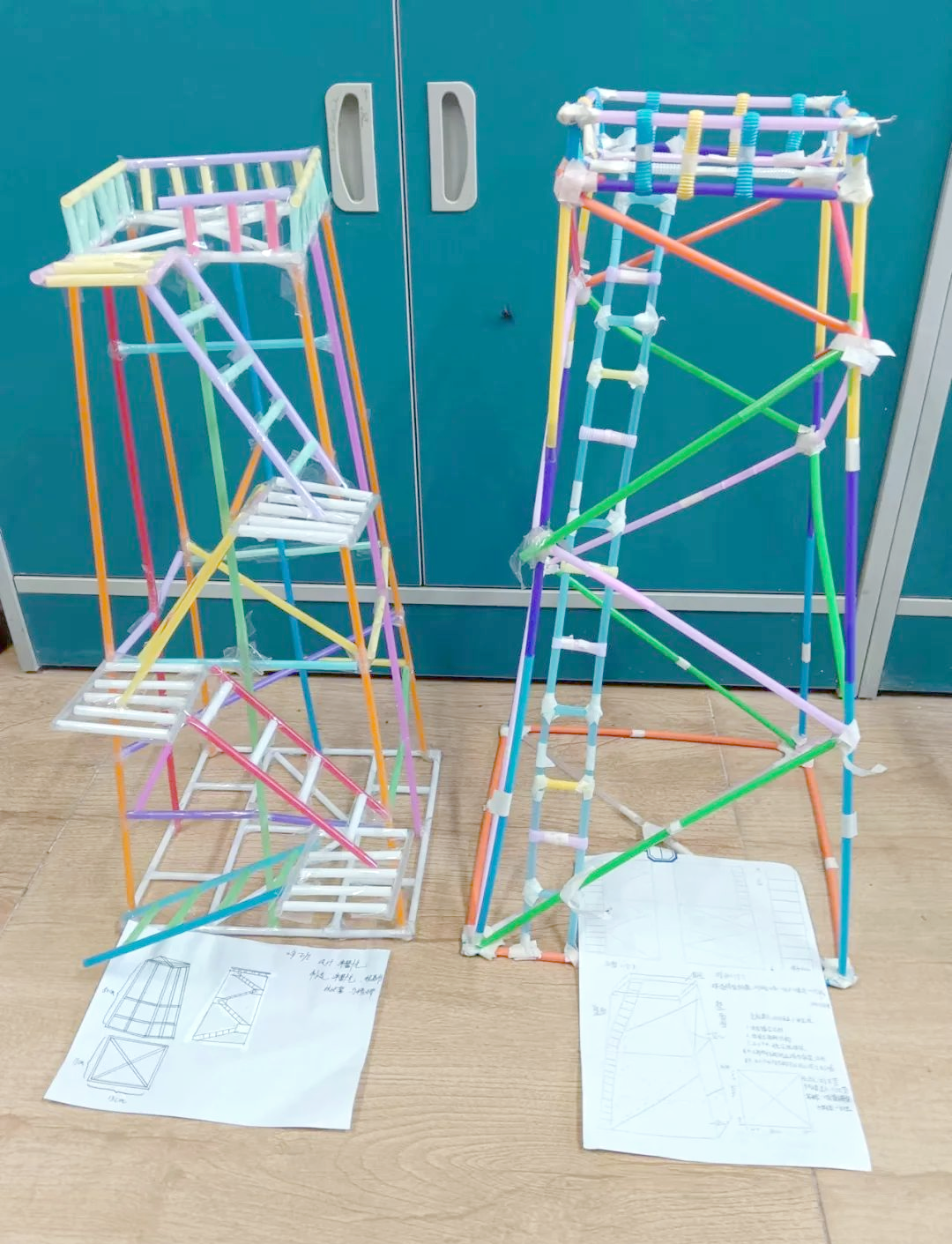 在科学课的塔台模型制作活动中,学生们不仅锻炼了动手能力,还培养了