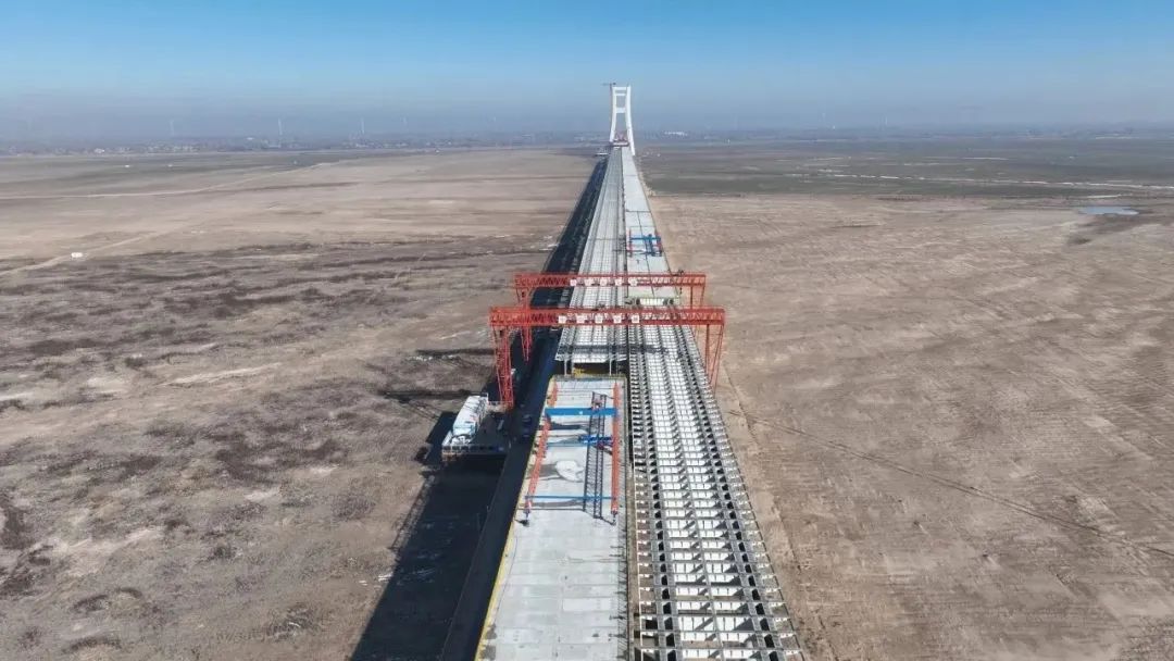 目标任务:钢梁顶推到位讲述人:中交二公局黄河高速2标项目经理 张其玉