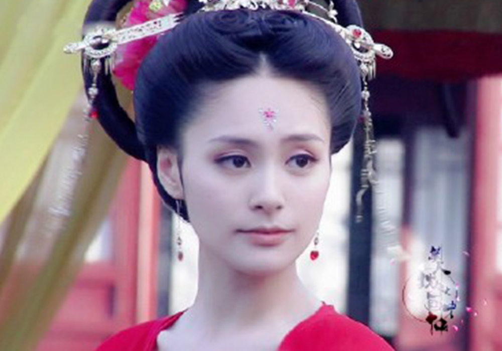 钟欣潼的6个绝美古装,巽芳神还原,程灵素经典,最美的高贵优雅