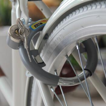 当你需要打开自行车锁时,一个经济高效的方法是前往附近的自行车涡揶