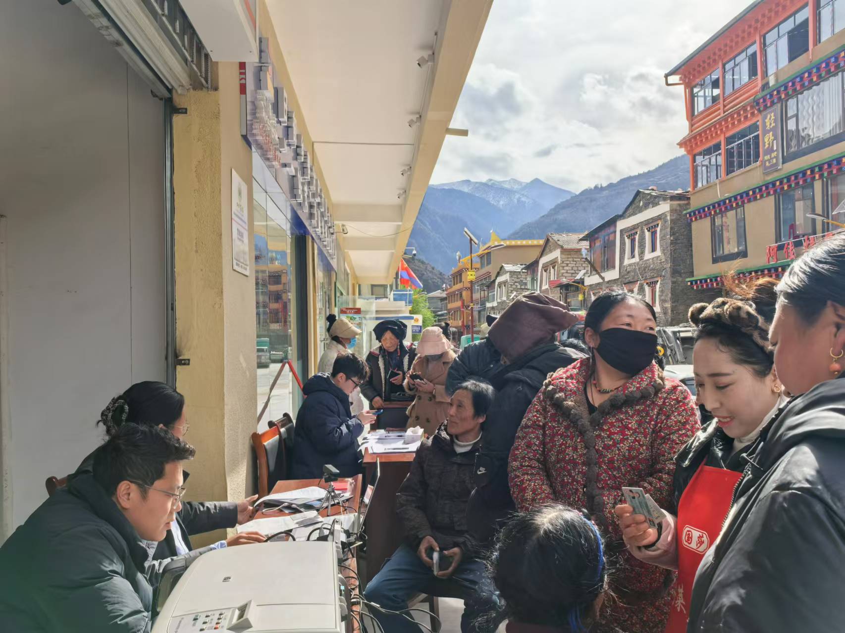 马尔康眼镜店怎么选？从验光到取镜，一篇讲清配眼镜的门道