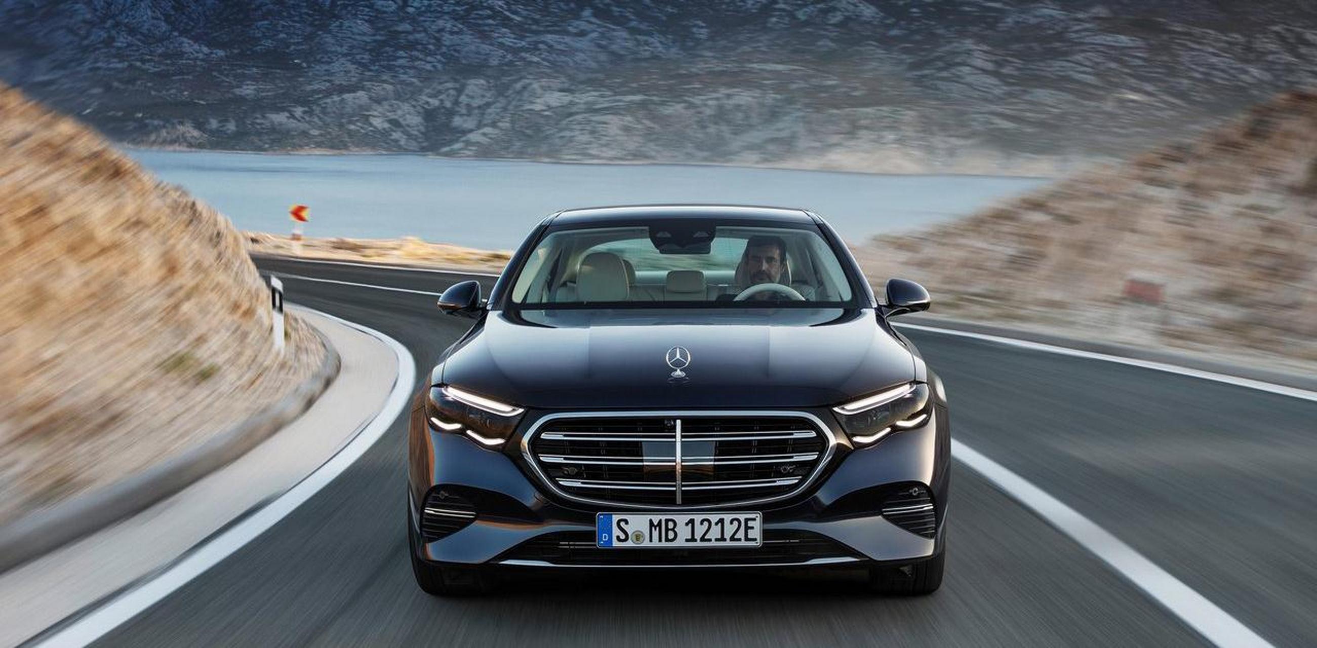 像c级一样加在后门上,完美!#全新奔驰e级亮相##奔驰