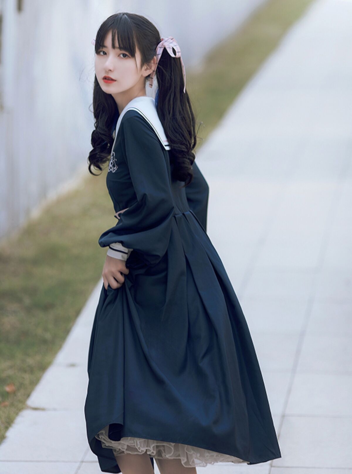 lo娘把洛丽塔做成"校服",简约又耐看,圈外人也爱了