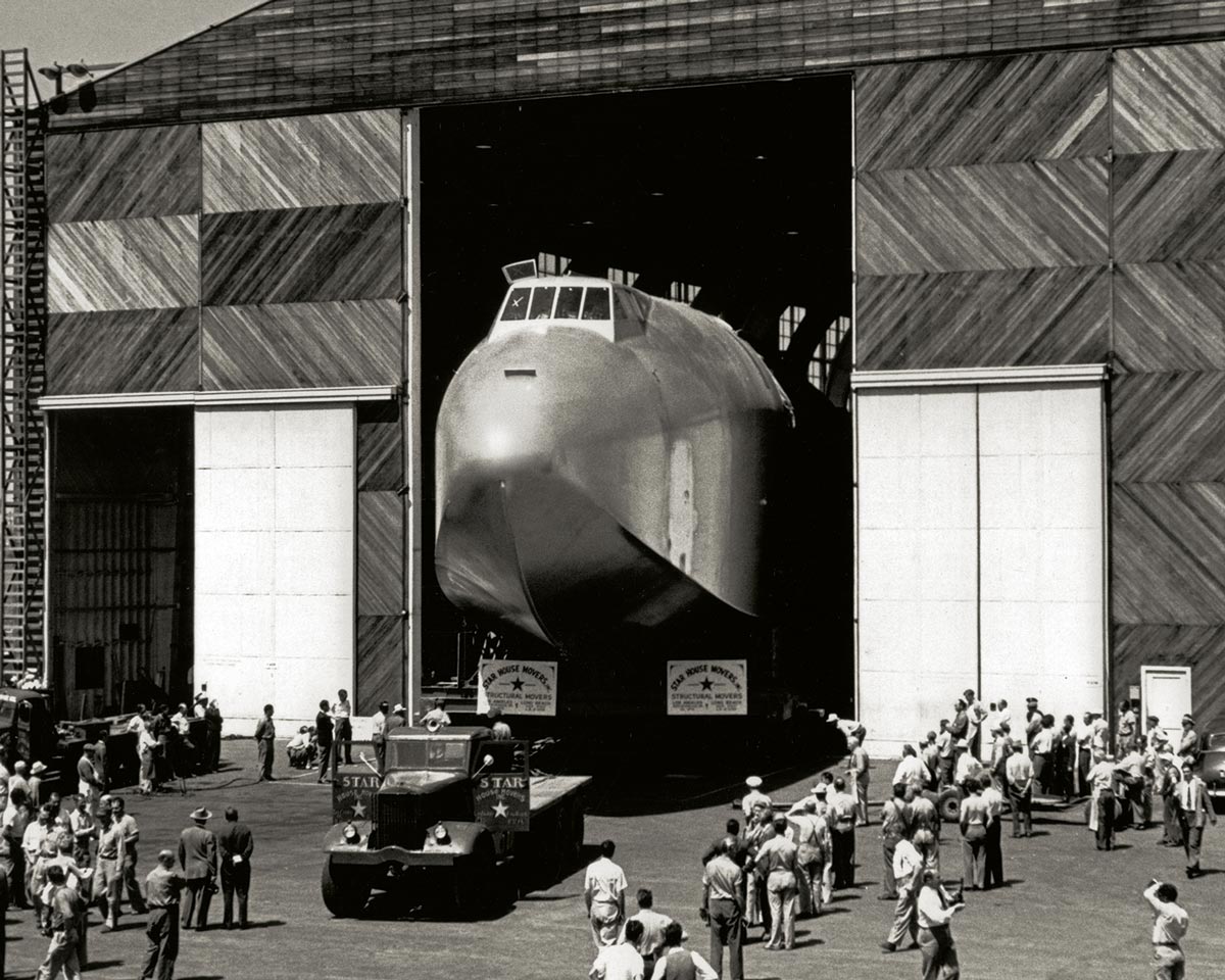 历史上的今天 1947 年 11 月 2 日 霍华德休斯与"云杉鹅"