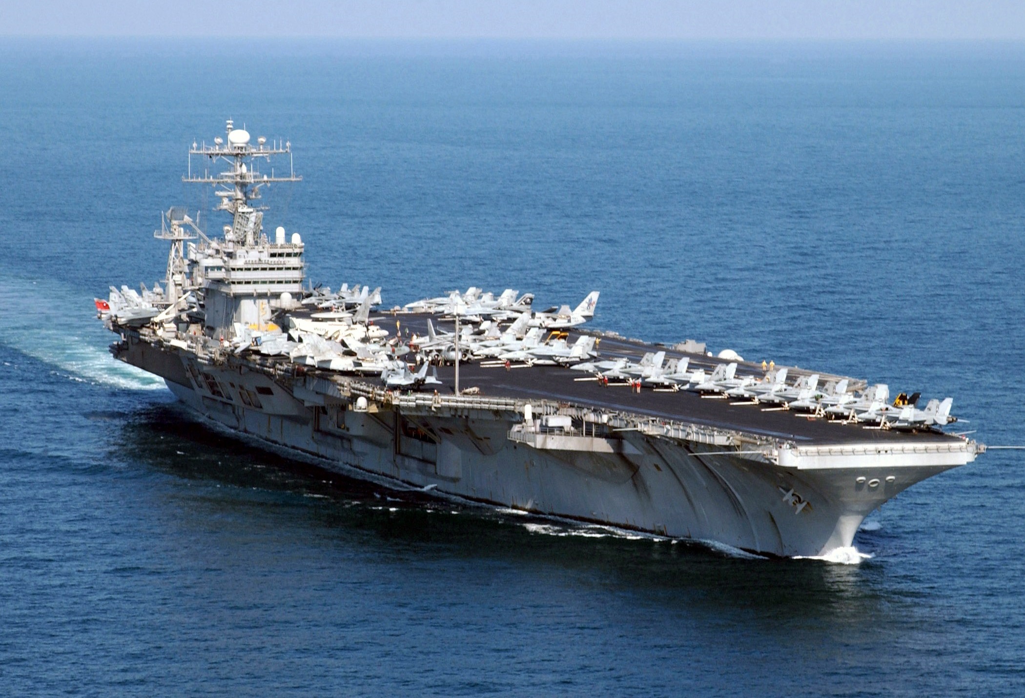 不是"尼米兹"号航母太强,之所以推迟退休,是福特级还不行