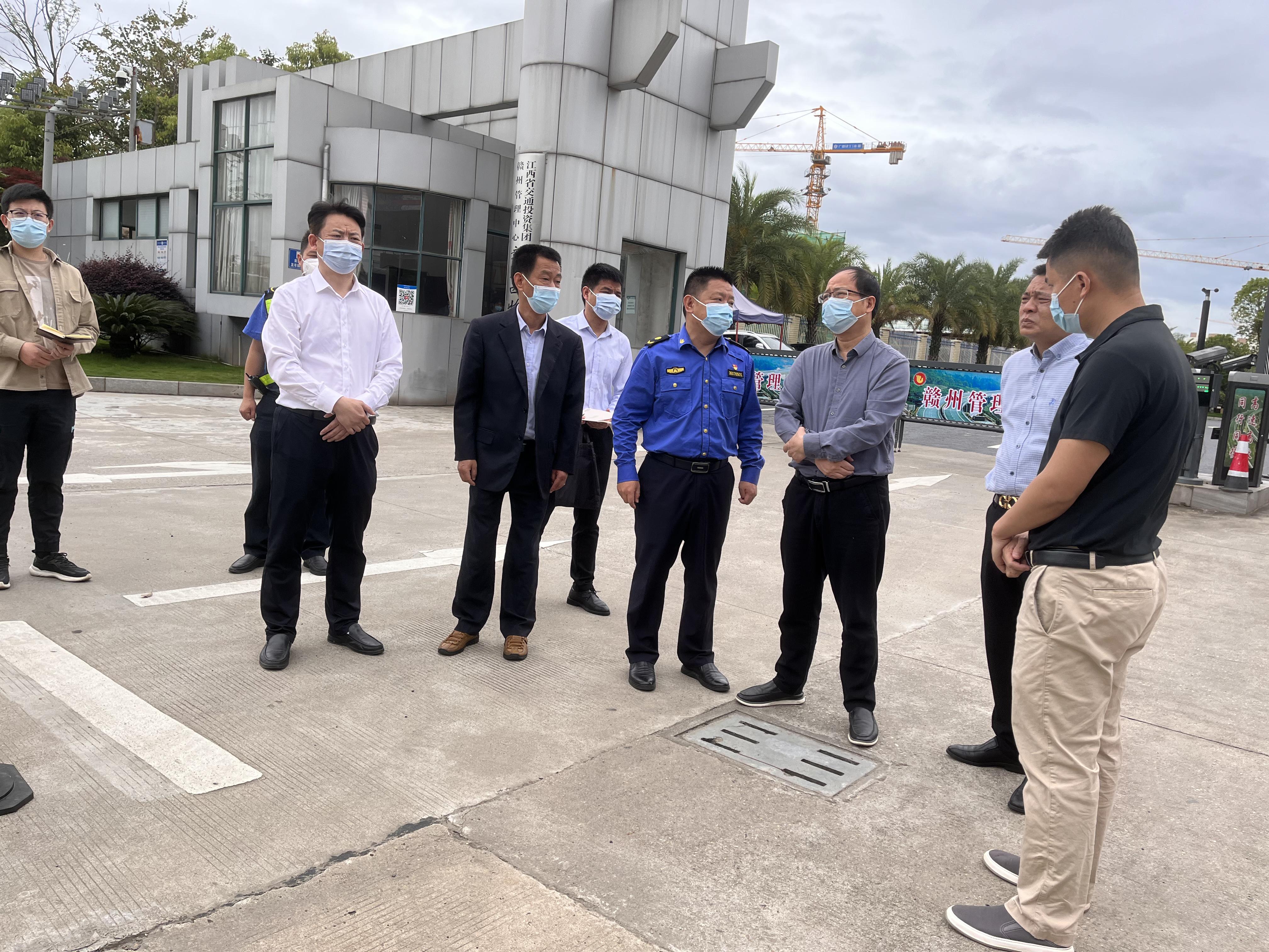 谢文才深入一线调研疫情防控和保通保畅工作