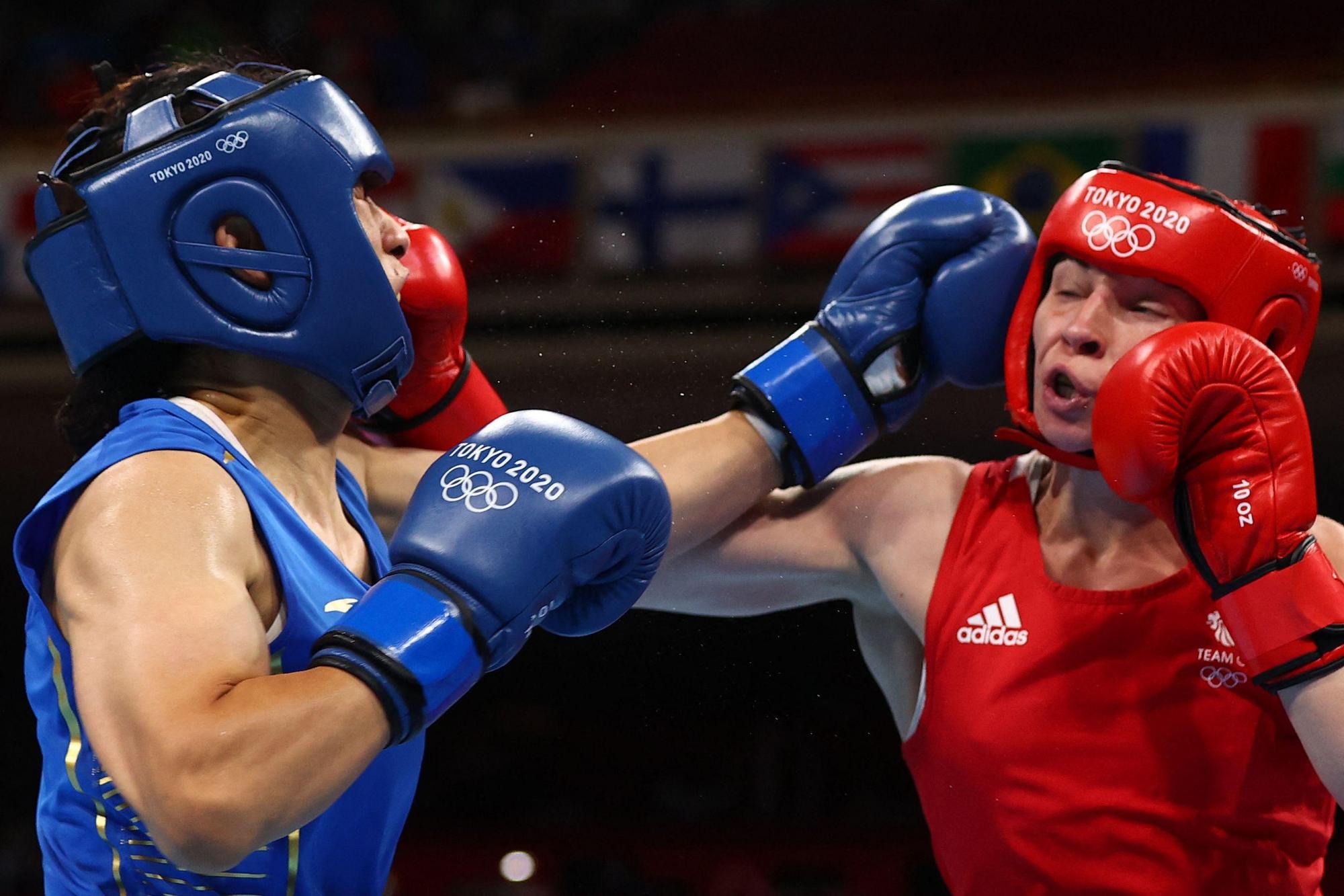 东京奥运会拳击女子中量级决赛:李倩0-5普赖斯