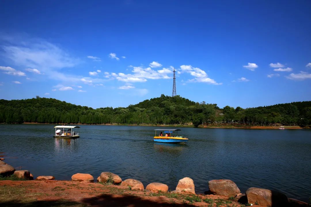 德阳东湖山公园景点图片