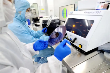 突破关键制造瓶颈！烟山科技全球首条8英寸MicroLED IDM产线投产