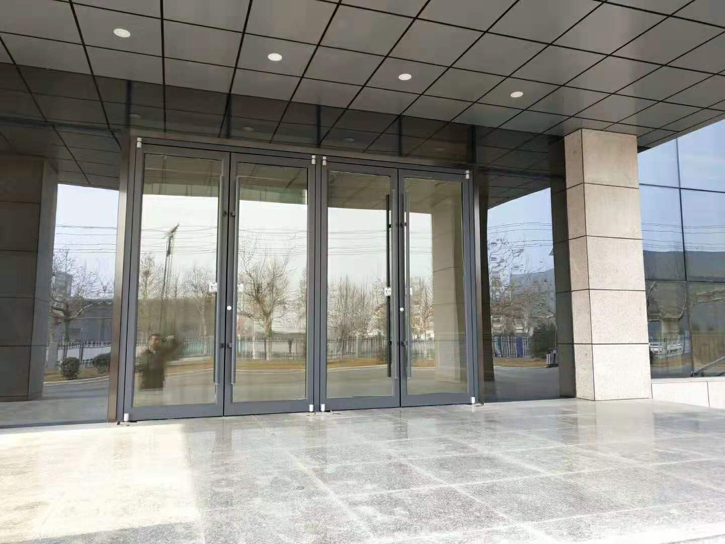 地弹门的使用,维修与保养