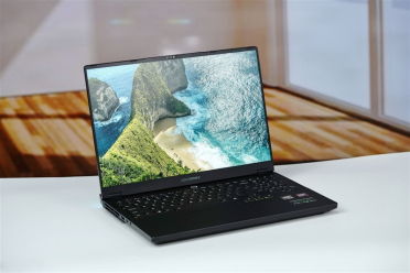 96GB显存运行230B大模型！七彩虹灵创K16笔记本评测：160W性能释放 AMD锐龙AI Max+ 395加持全能移动AI工作站