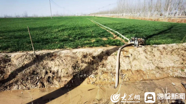 梁山县马营镇沟渠修复助力春耕生产