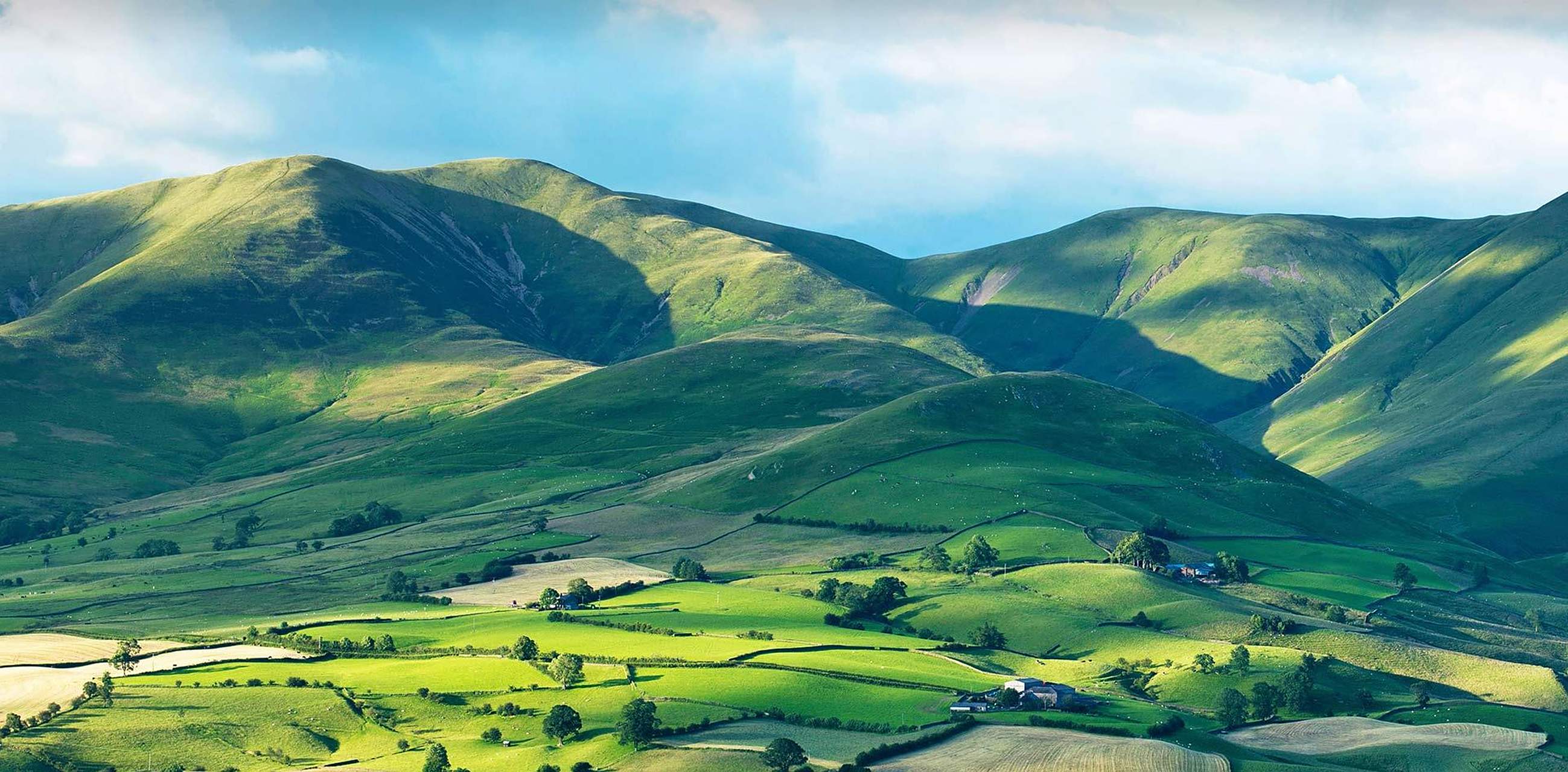 内心孤独的人特别喜欢旷野风景,虽然旷野的风景也填充不了内心的孤独