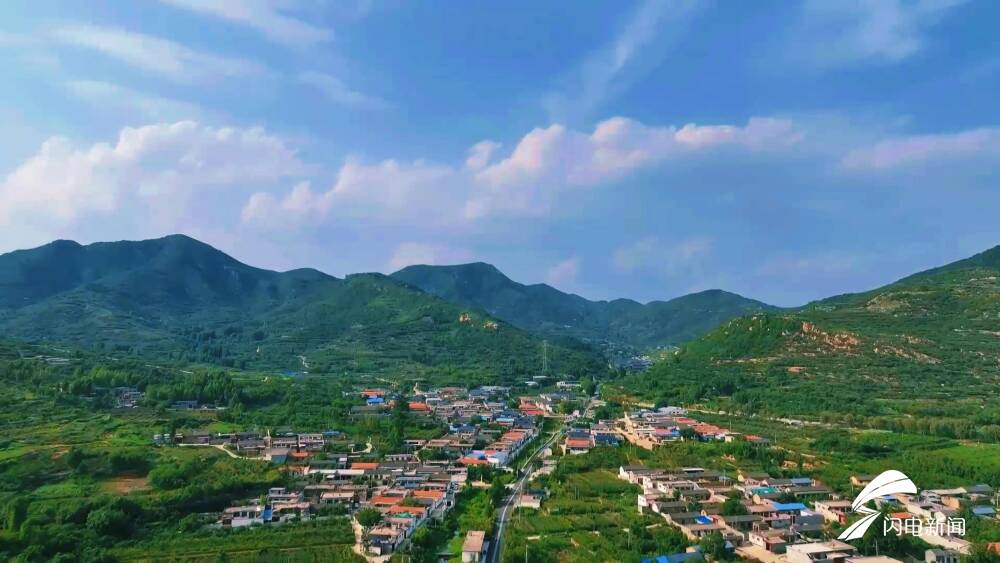 夏日泰山九女峰:碧空如洗 冉冉白云