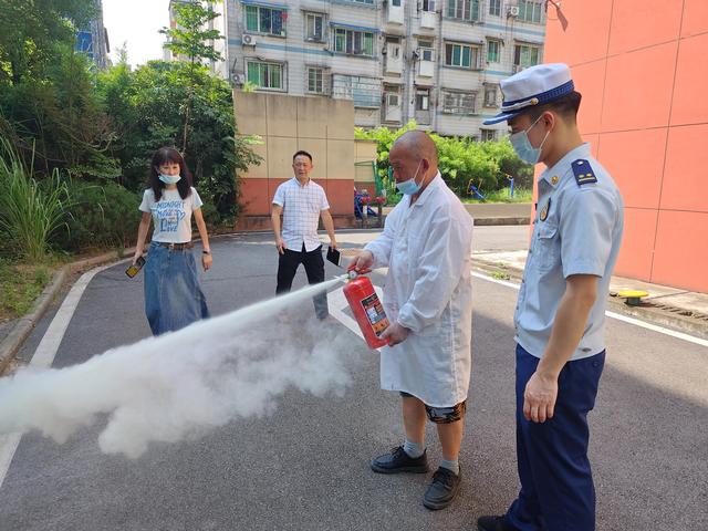 湖北宜昌:织密夏日"防火网",守护幸福"夕阳红"