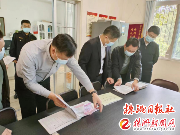 蒋湘晖赴荷塘区两所幼儿园开展食品安全"两个责任"包保督导工作