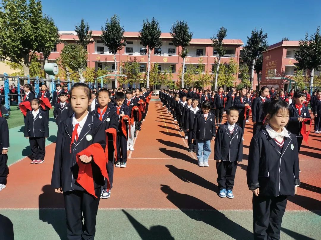 潍坊外国语学校|庆祝建队73周年暨新队员入队仪式