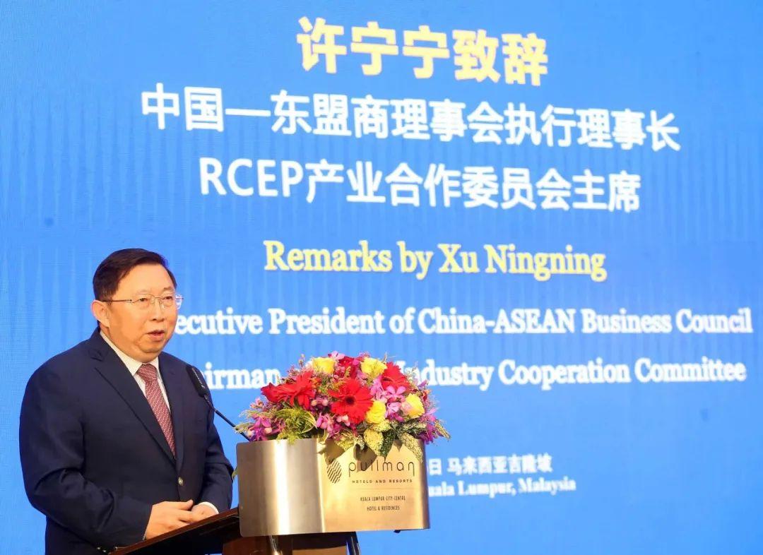 云浮市委书记卢荣春率云浮市经贸代表团赴马来西亚,新加坡开展经贸