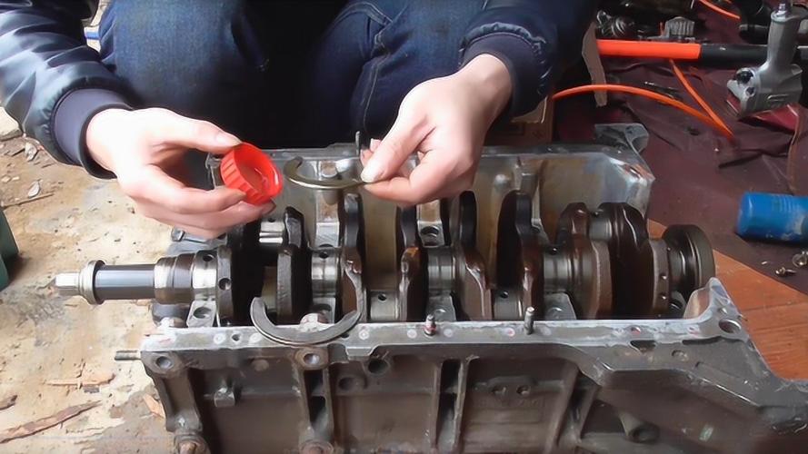 发动机的装配之曲轴飞轮组的安装