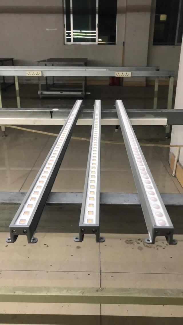 户外线条灯性价比值得拥有