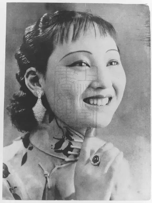 "模范美人"叶秋心高清老照片,美翻了