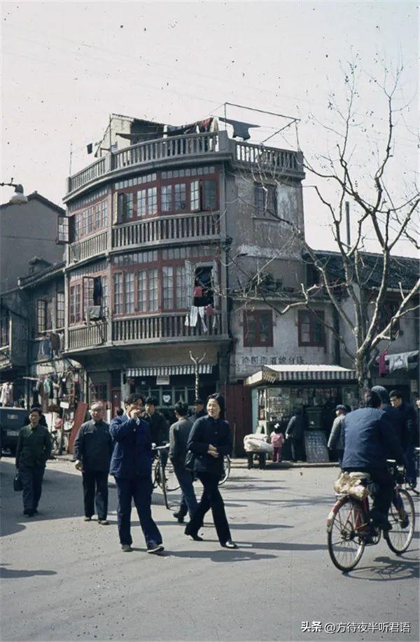 泪目!一百张老照片带你回到八十年代的上海