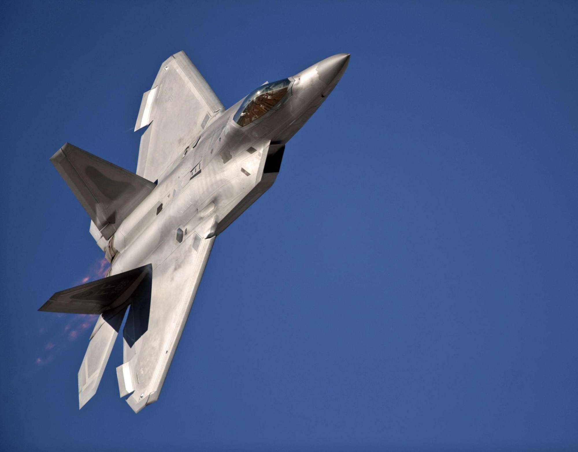 五代机爬升高度,f22最高2万米,苏57最高1.9万米,歼20呢?