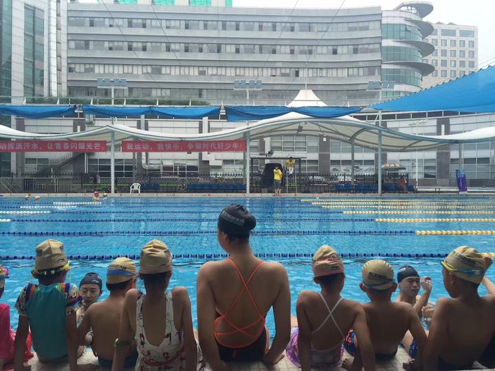 黄龙包玉刚游泳场"小候鸟"公益游泳培训报名啦