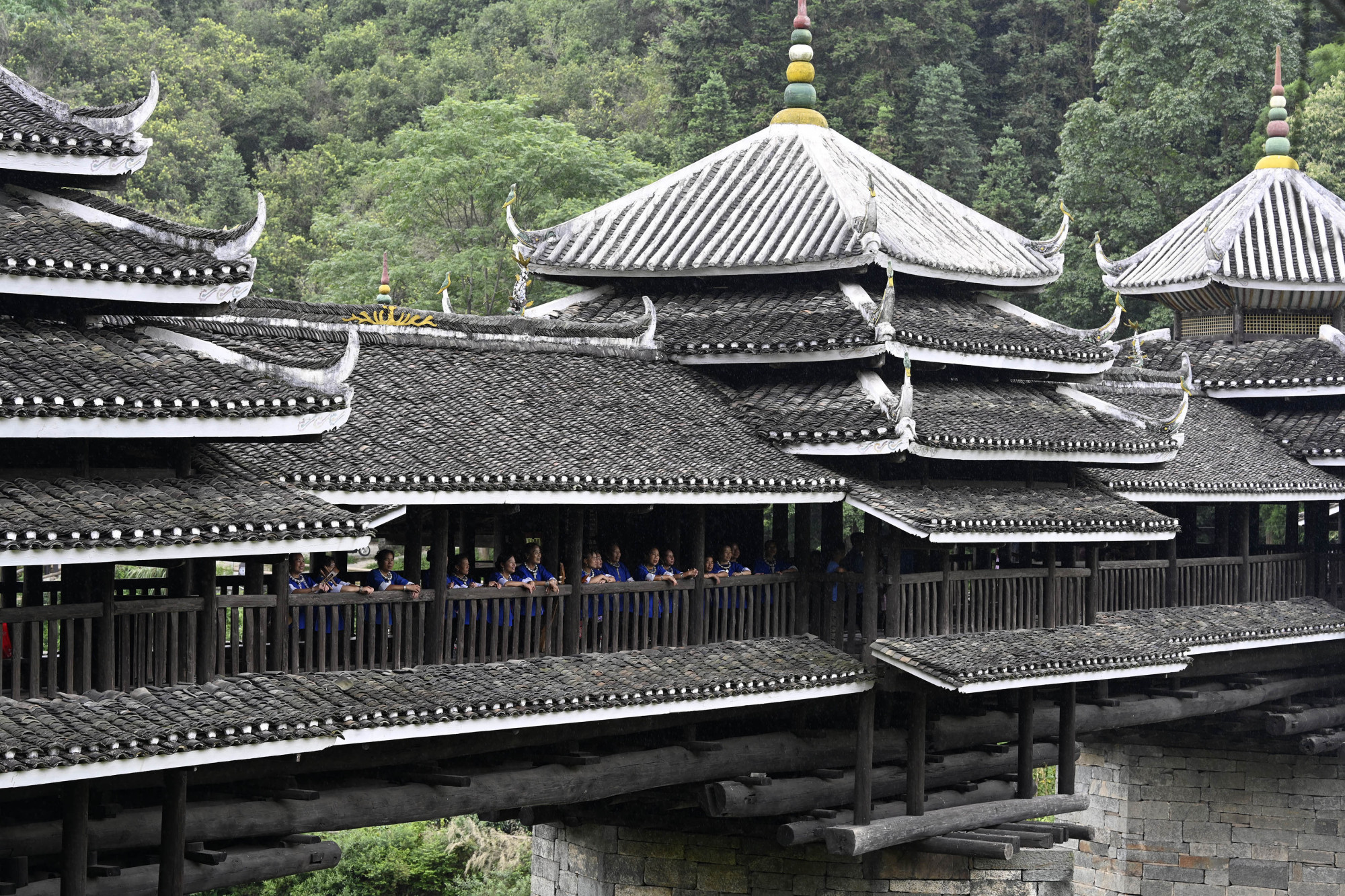 广西三江:侗寨欢歌迎客来