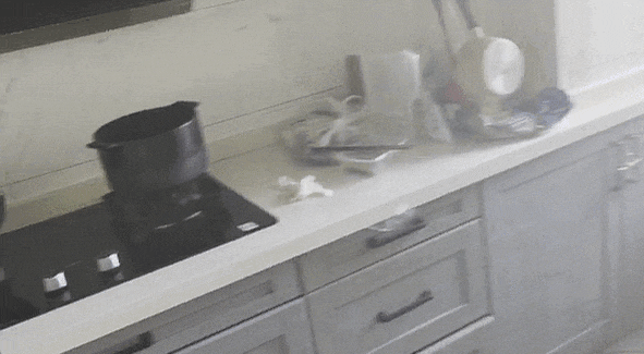 浙江男子炖肉时回房睡着,厨房烟雾弥漫!醒来后懵了:..