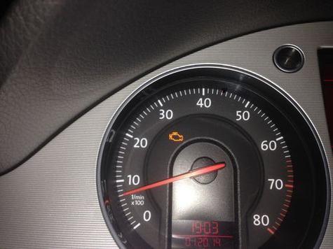 大众宝来转速表上一个小灯泡亮了什么情况?