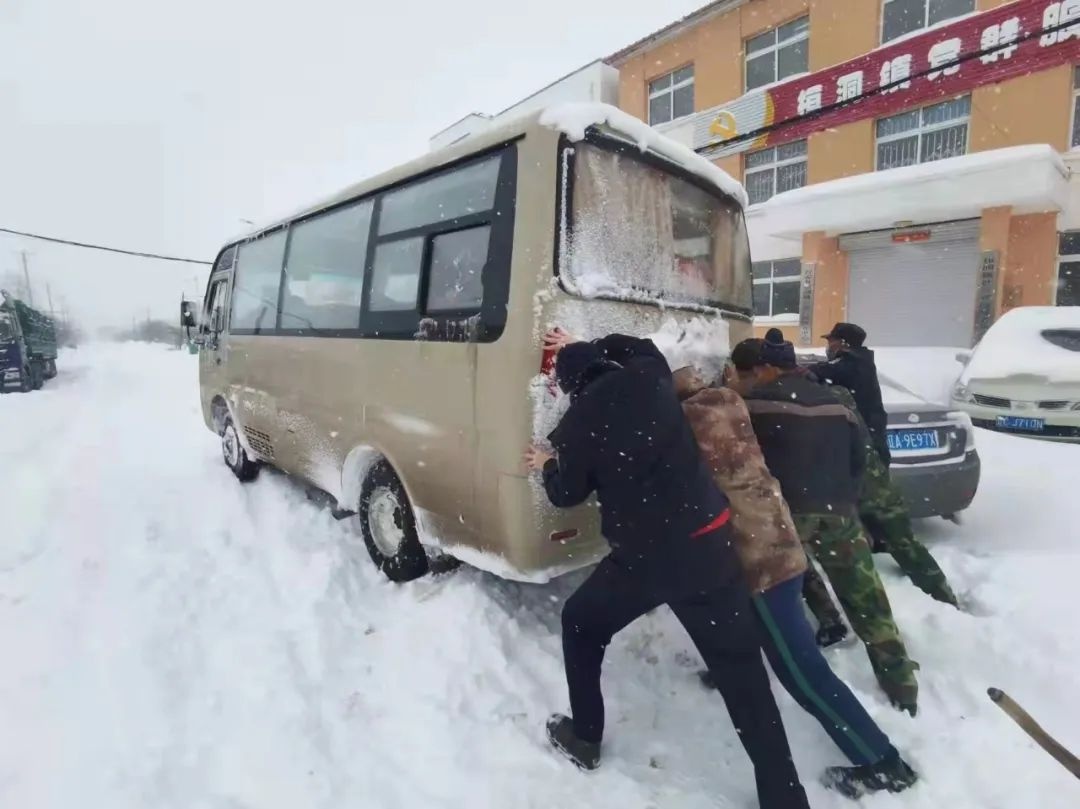 「鏖战暴雪」台安公安战暴雪,斗严寒,保平安