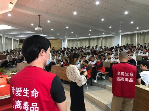 立责于心保安全履职于行促发展——平湖市新埭中学抓实抓细抓好校园
